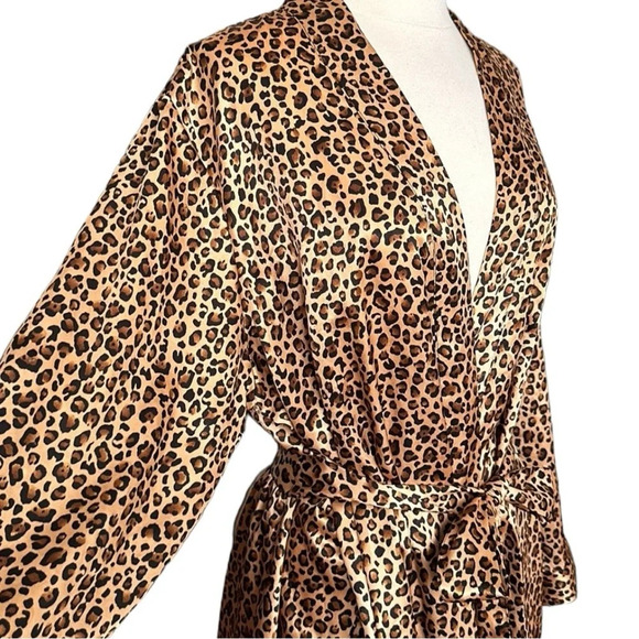 MORGAN TAYLOR Intimates Silky Animal Print Wrap Robe Layer Topper Jacket Size XL - Picture 2 of 16